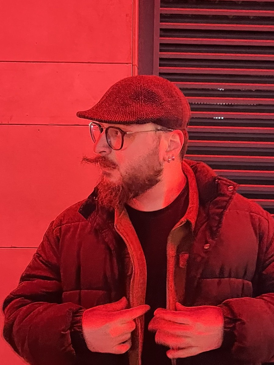 Enes Öztürk - Kreatif Direktör